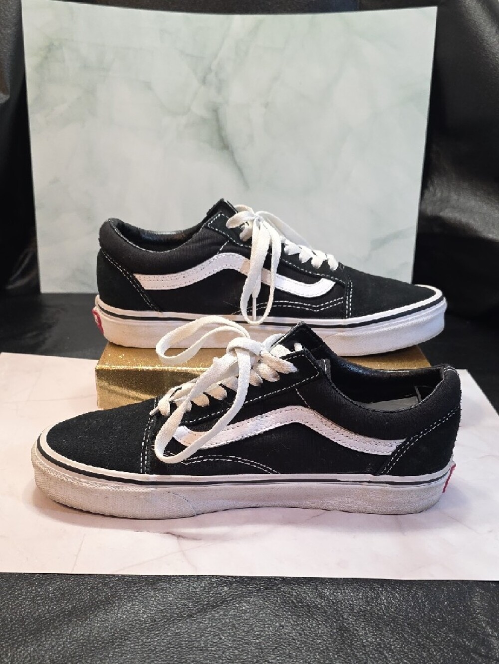 Vans Old Skool Low-Top Sneakers in Black and White Mens Sz. 6.5, Wmns 8 - Picture 2 of 8